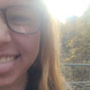 Meet your Posher, Caitlin